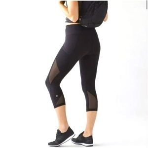 Lululemon Mesh Crop w/ Side Pockets